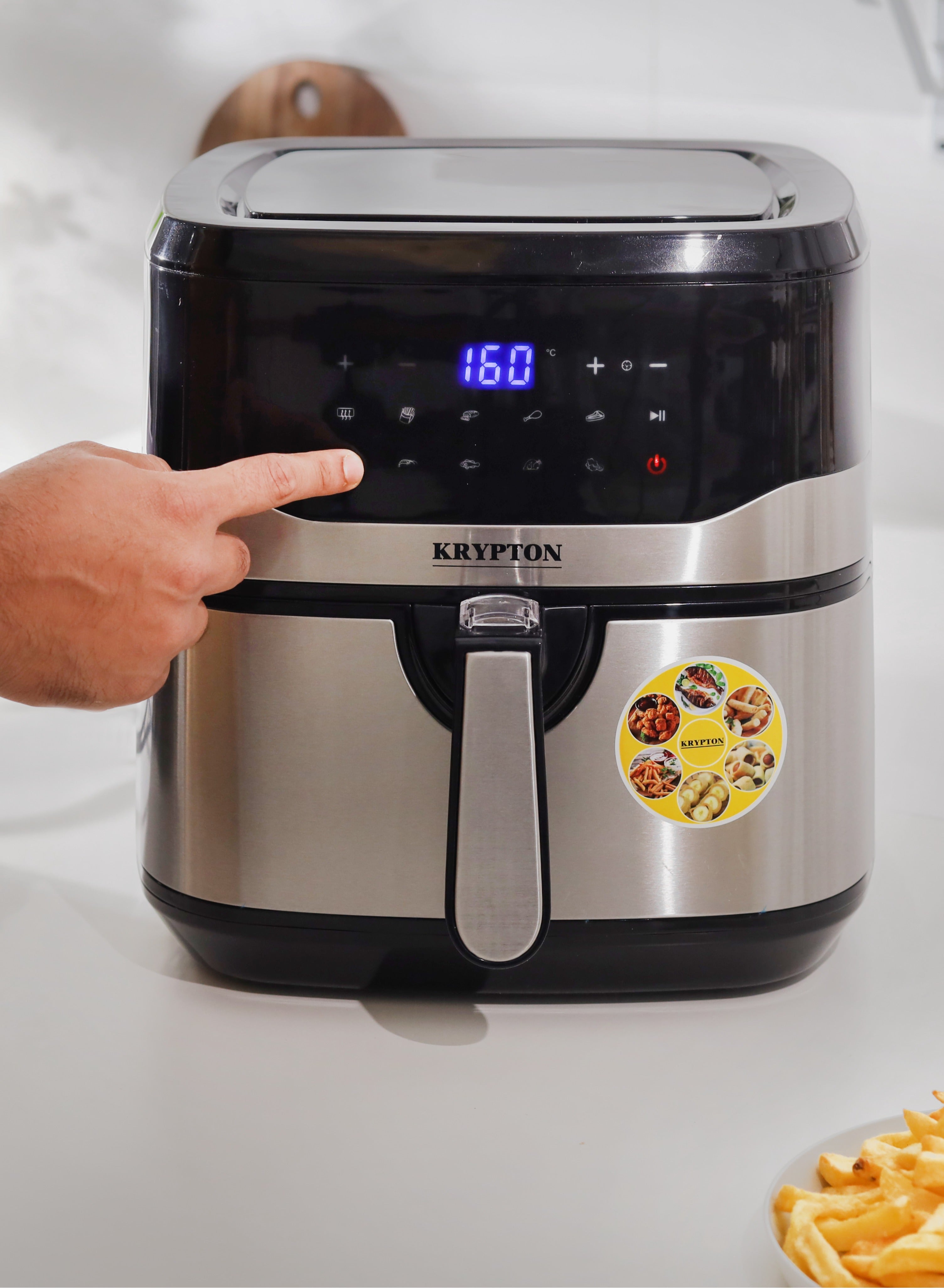 Krypton-Digital Air Fryer 7.5L Capacity with 5.5L Inner Basket | With VORTEX Air Frying Technology, Digital Display with Touch Screen 1600W KNAF6358N