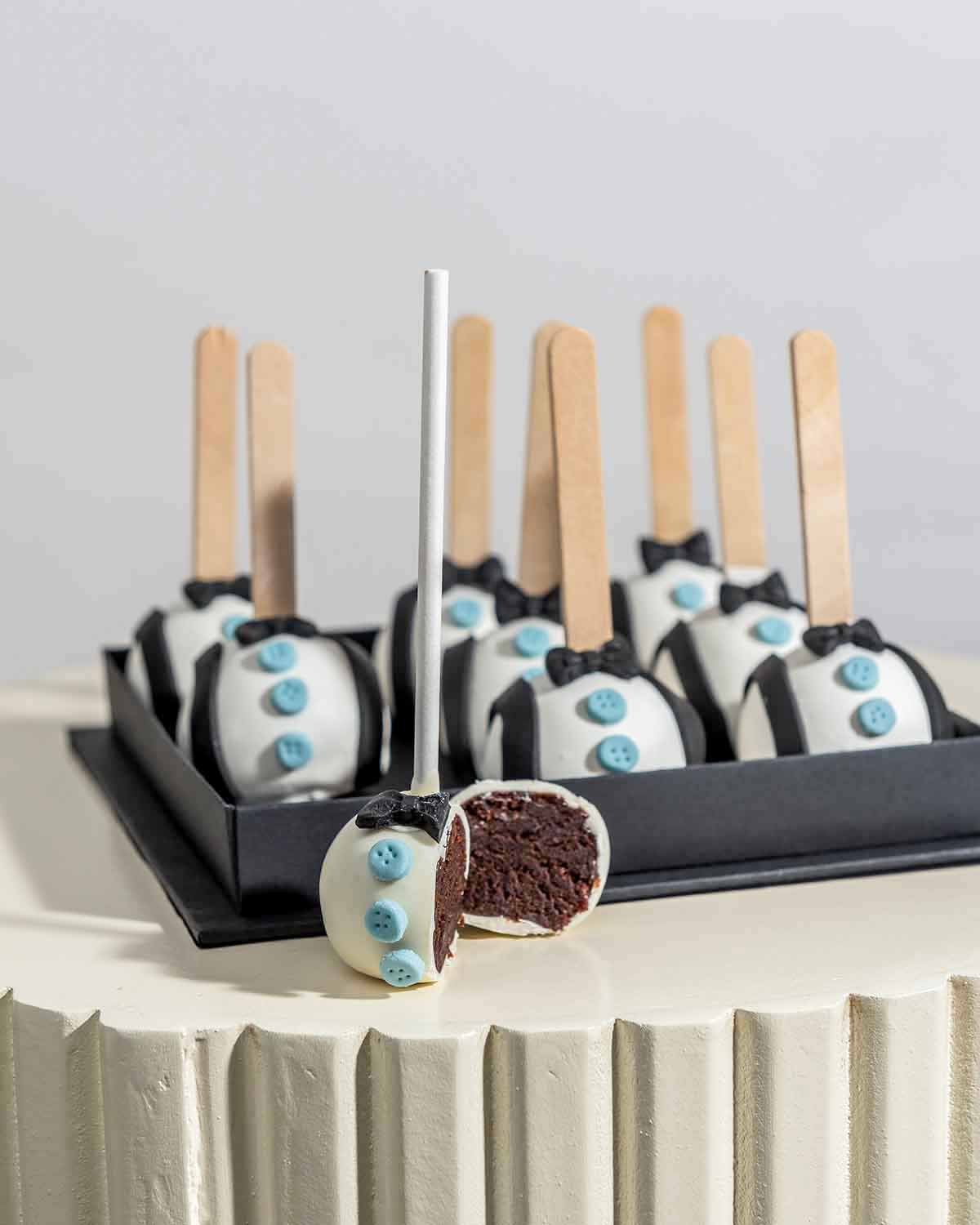 Cake Pops with Bow Tie