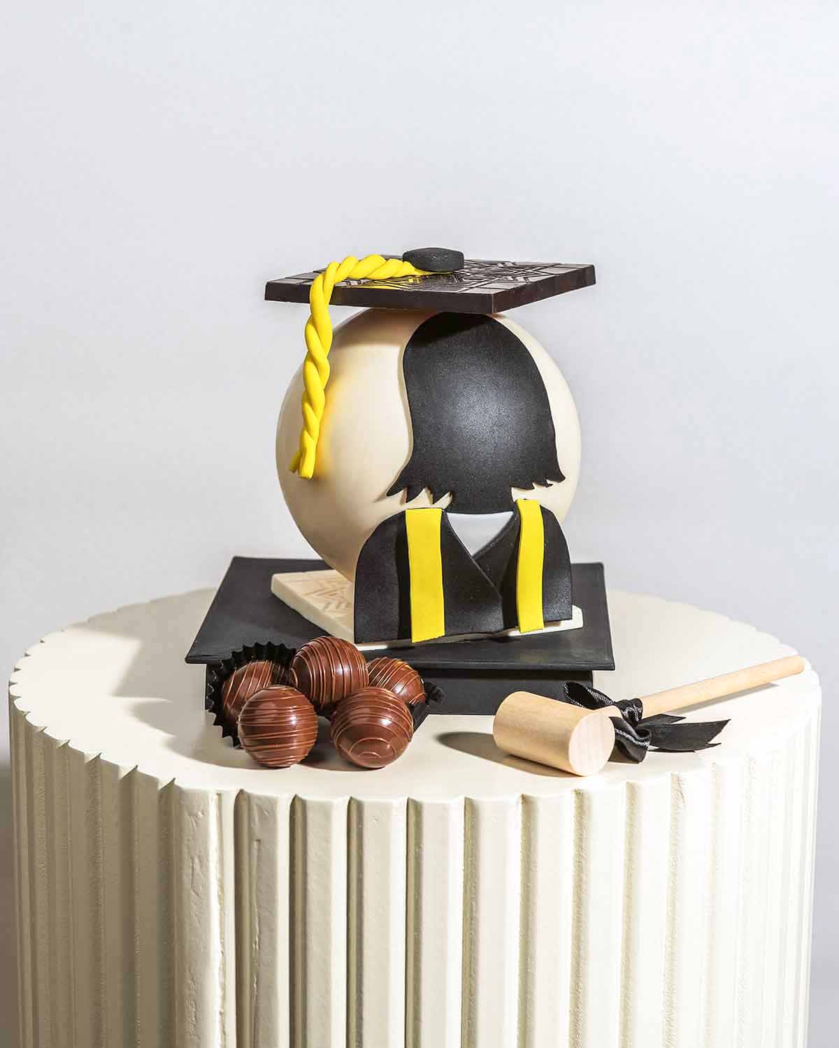 Graduation Theme Smash Ball Gift