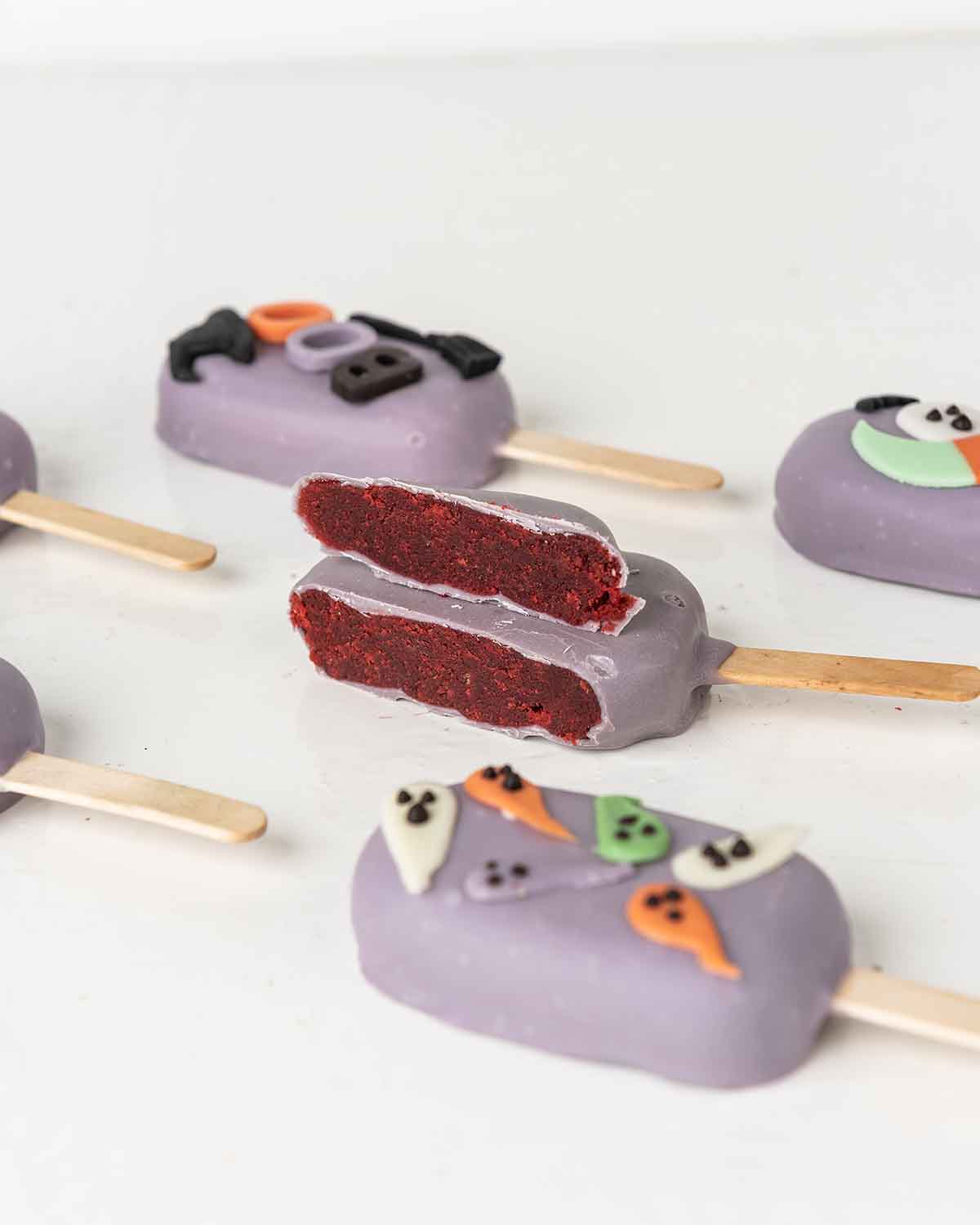 Purple Spooky Cakesicles