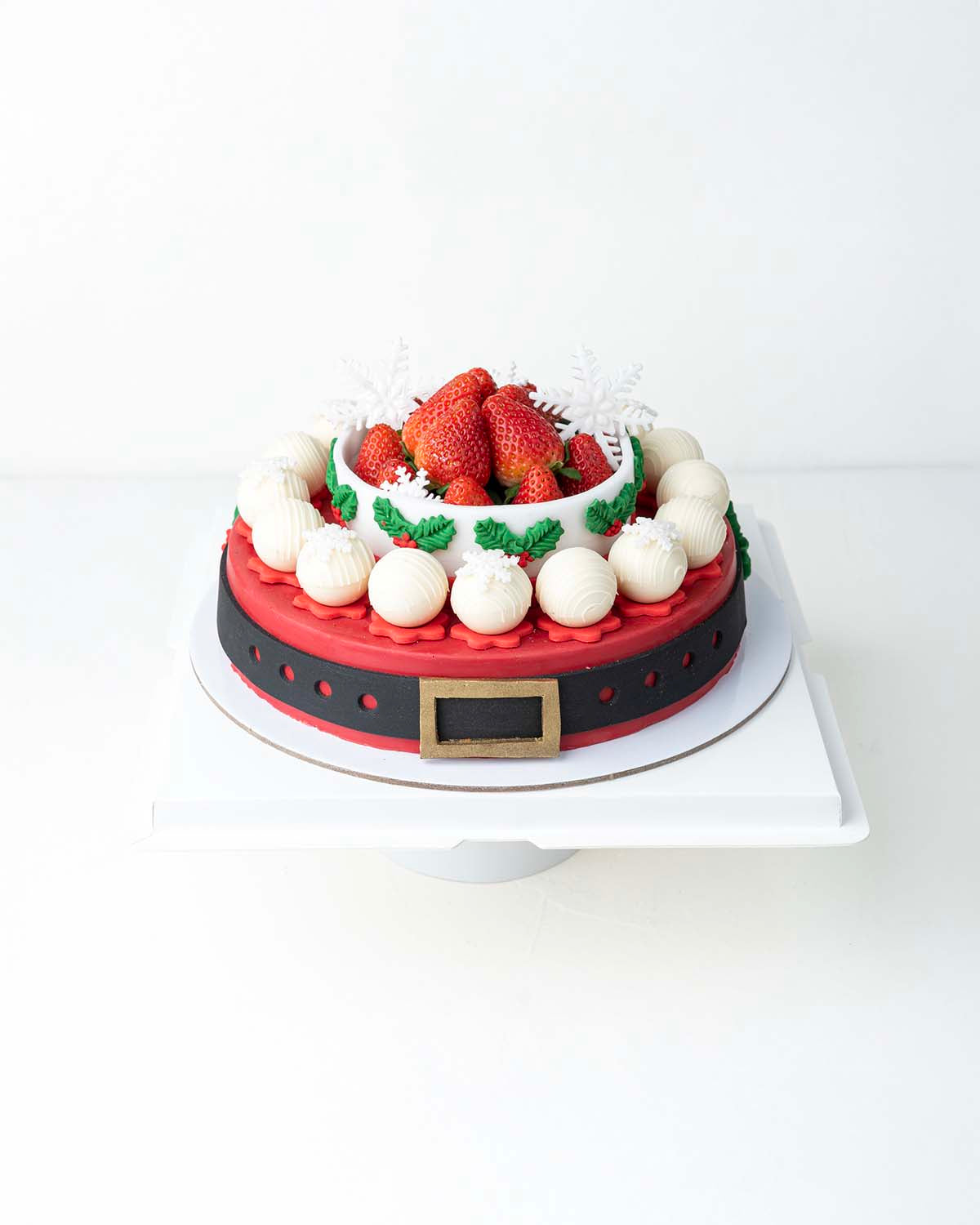 Holiday Season Cake with Fresh Strawberries