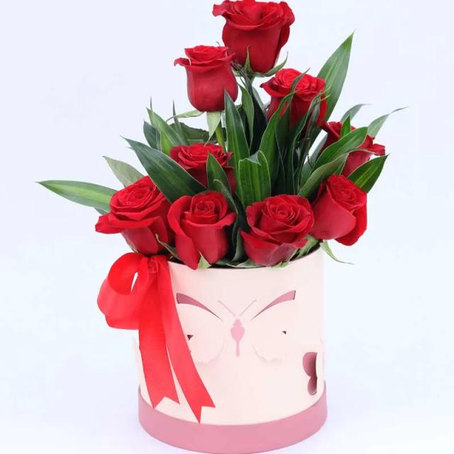 Innocence 9 Red Roses Box