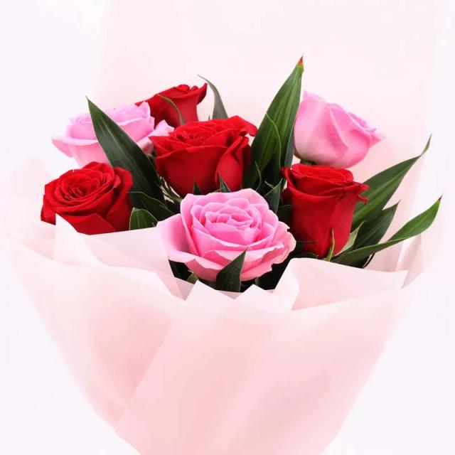 Cute 7 Roses Bouquet